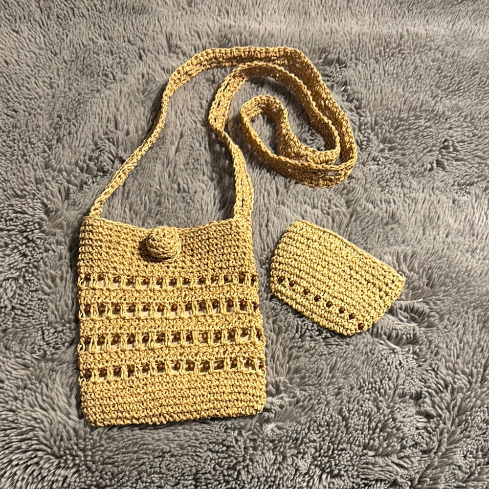 Crochet paper yarn crossbody